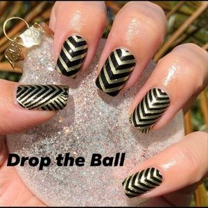 2for$30 Drop The Ball Color Street Nail Set